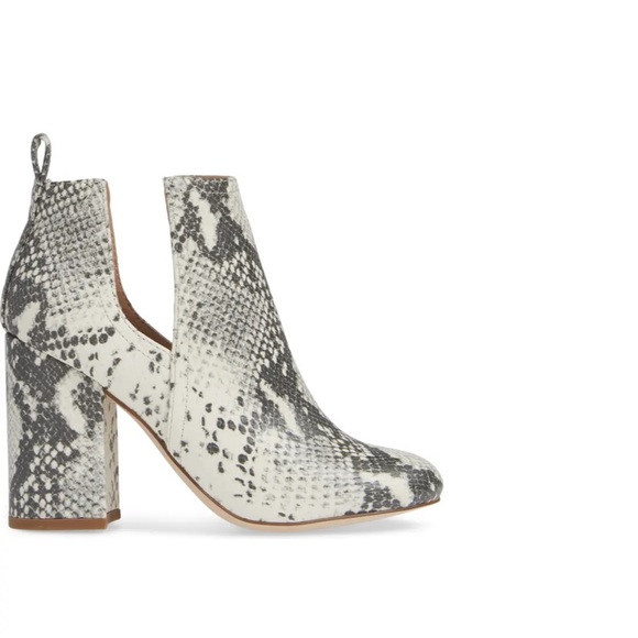Steve Madden Shoes - Steve Madden “Nayna” snake bootie heels 7.5